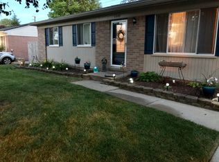 41449 McKinley St, Van Buren Township, MI 48111