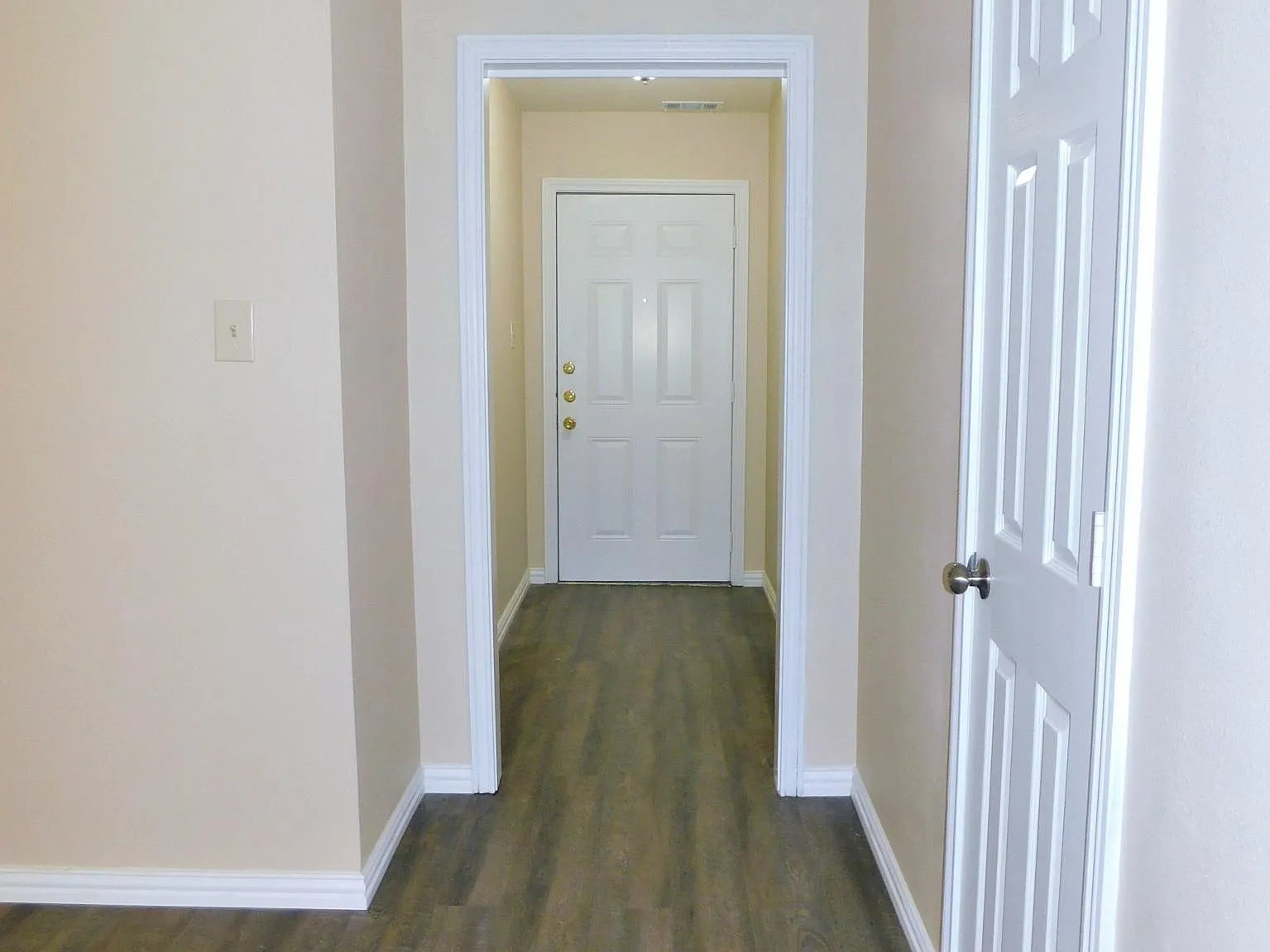 4 bed, 1727 sqft, $1,995 — Photo 4