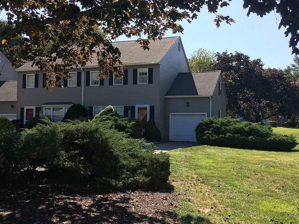 25 Strathmore Lane