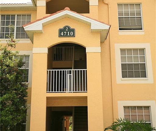3rd image of 4710 Saint Croix Ln APT 211
