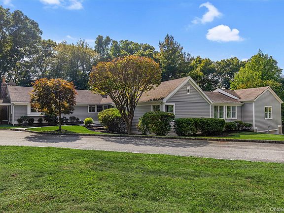 4th image of 10 Skyview Drive