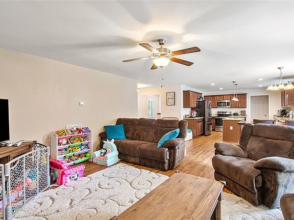 4th image of 5812 Autumnleaf Dr