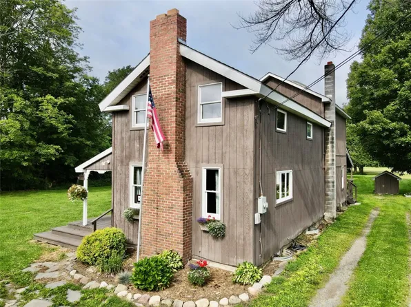 24 Clinton St, Newark Valley, NY 13811