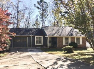 54 Lynwood Cir, Asheville, NC 28806