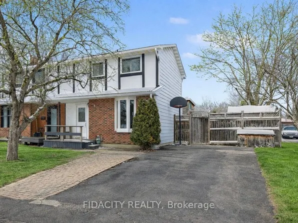 28 Glamorgan Dr, Ottawa, ON K2L 1P9