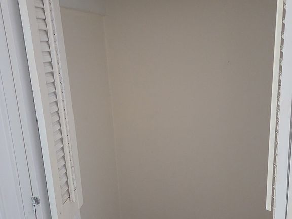 5th image of 277 Marlborough St APT 4C