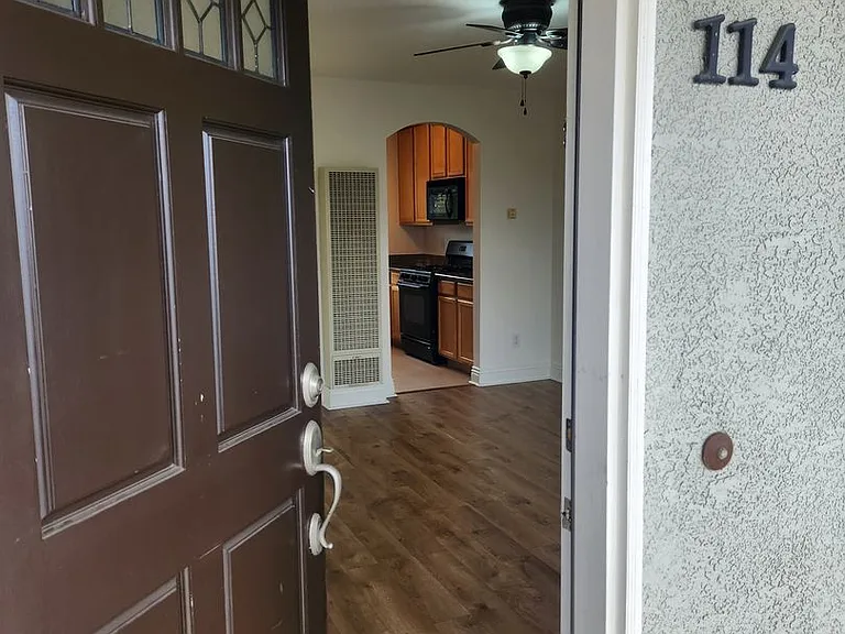 6101 Adelaide Ave #114 — Photo 3
