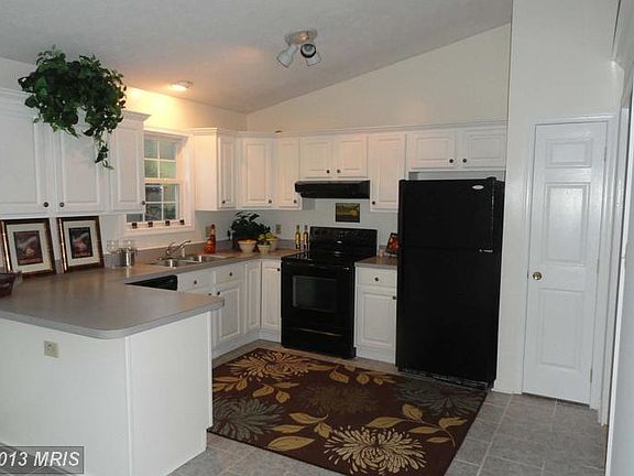 3rd image of 50 Westminster Dr