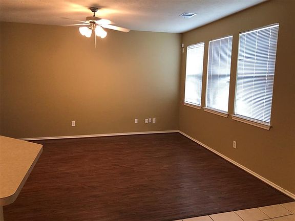 4th image of 17167 Oakwood Chase Dr