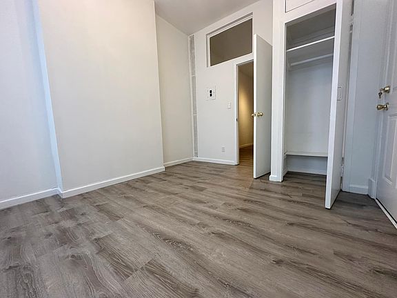 4th image of 298 Nassau Ave APT 1R
