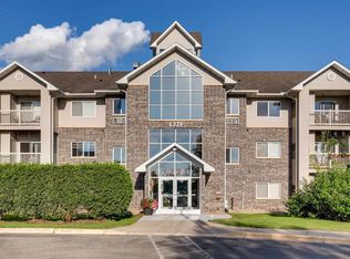 1321 Lake Dr W APT 110, Chanhassen, MN 55317