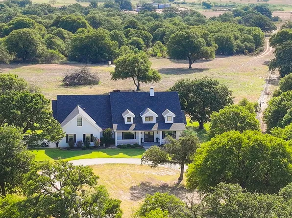 909 County Road 176, Ovalo, TX 79541