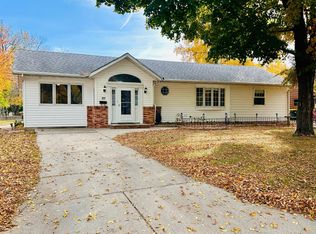 921 Hill Rd, Willmar, MN 56201