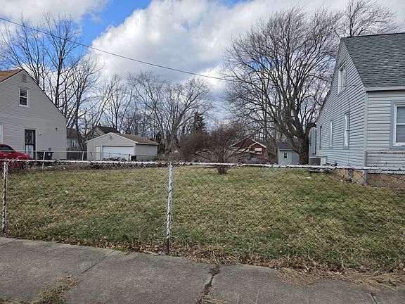 4th image of 1077 Wyley Ave