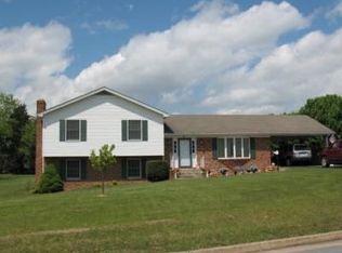 5 Meadow Ln, Luray, VA 22835