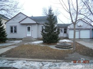 1214 13th St E, Glencoe, MN 55336