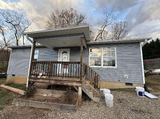 9 Old Rooster Ln, Candler, NC 28715