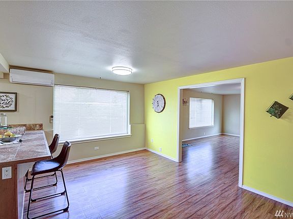 5th image of 667 Dearborn Ave