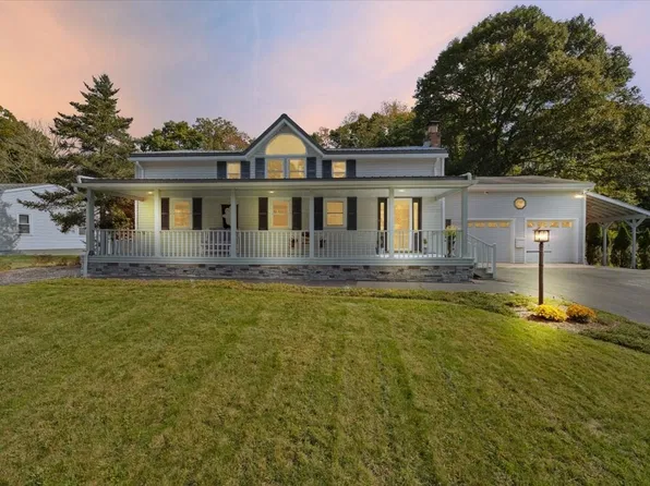 58 Briarwood Dr, Taunton, MA 02780
