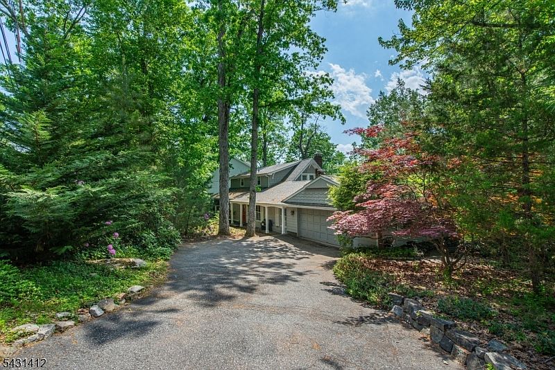 1st image of 174 Pines Lake Dr E