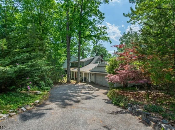 174 Pines Lake Dr E, Wayne Twp., NJ 07470