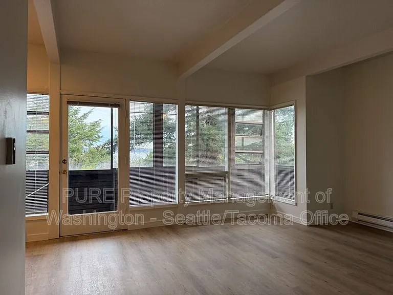 6609 SW Admiral Way — Photo 10