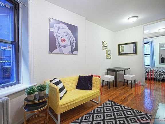 2nd image of 34 Saint Marks Pl #2R