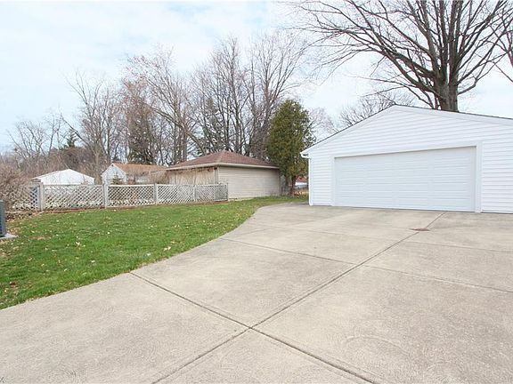 2nd image of 3977 Circlewood Dr