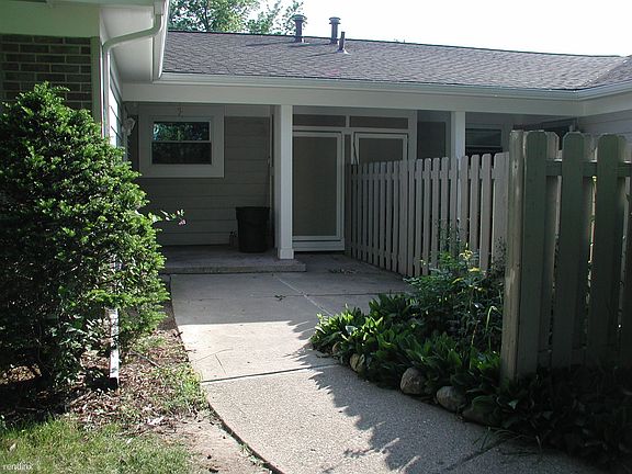 fronthouse