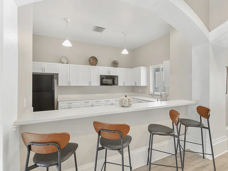 Woodbridge at Walden Lake Apartments — Photo 17