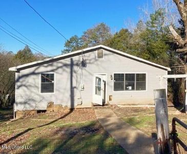 443 Lake Shore Dr, Potts Camp, MS, 38659