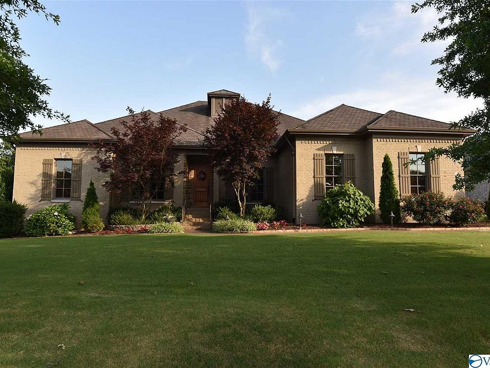 1st image of 7 Vine Grove Way SE