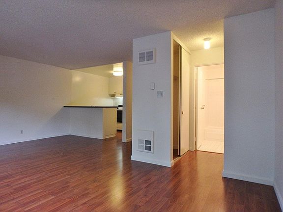 2nd image of 1175 Ellis St APT C201