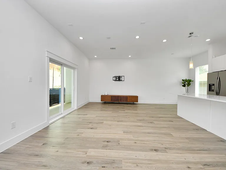 4608 Coke St — Photo 12