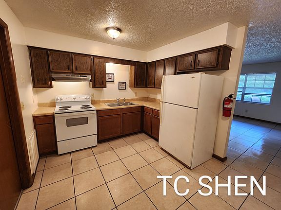 2nd image of 518 NW 26th St #518