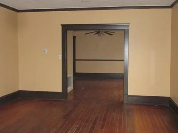 3672 E 48th St, Cleveland, OH 44105