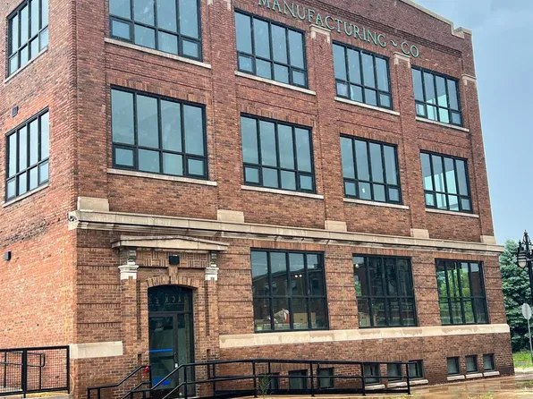 1001 SW Adams St #304, Peoria, IL 61602