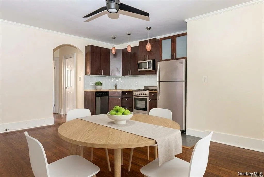 1 bed, 1.0 bath, 720 sqft, $2,100 — Photo 3