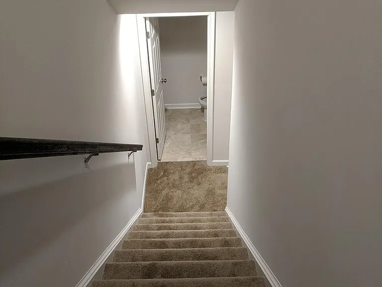 224 Parkland Dr — Photo 30
