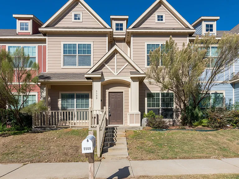 5509 Soledad Dr — Photo 4