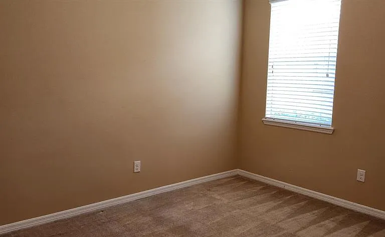 8710 Karpeal Dr — Photo 11