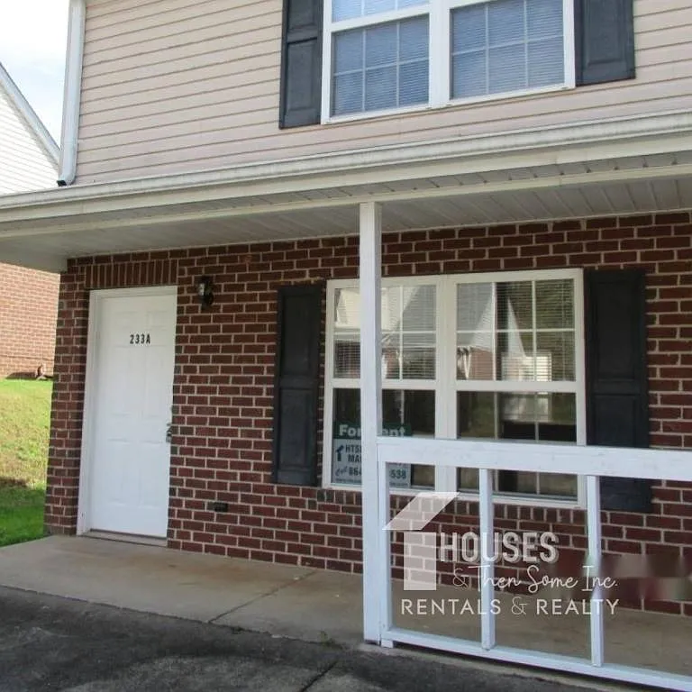233 Springfield Cir. A — Photo 1