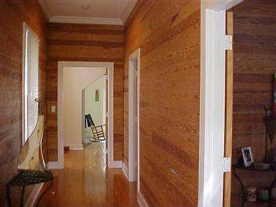 4th image of 525 Louisa St