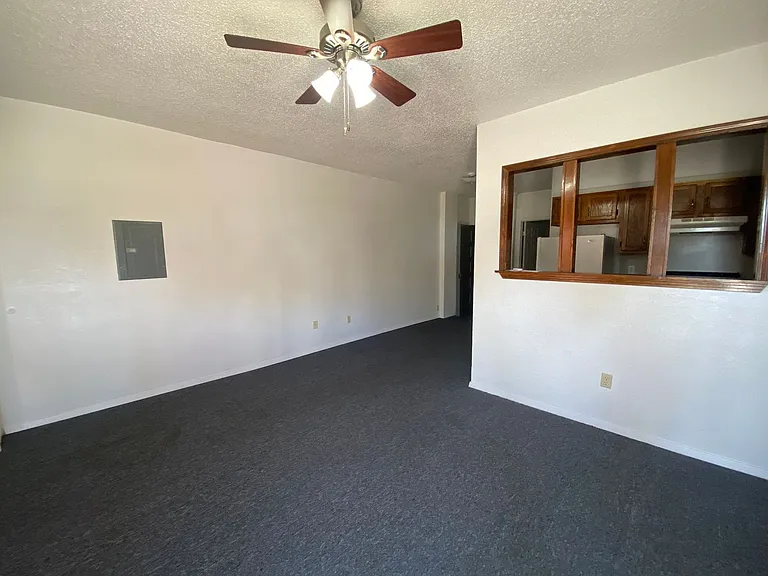 1100 W Monroe Ave — Photo 3