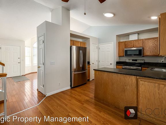 4th image of 1183 S Ontario Dr