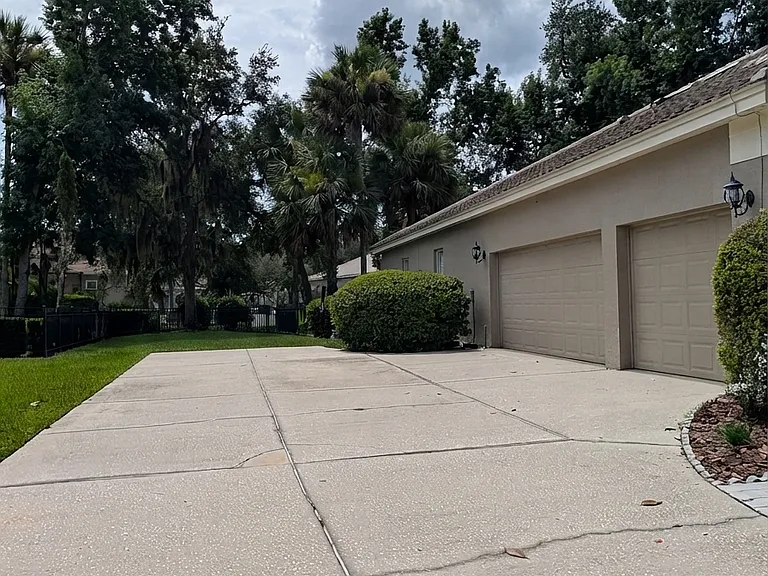 1697 Shadowmoss Cir — Photo 16
