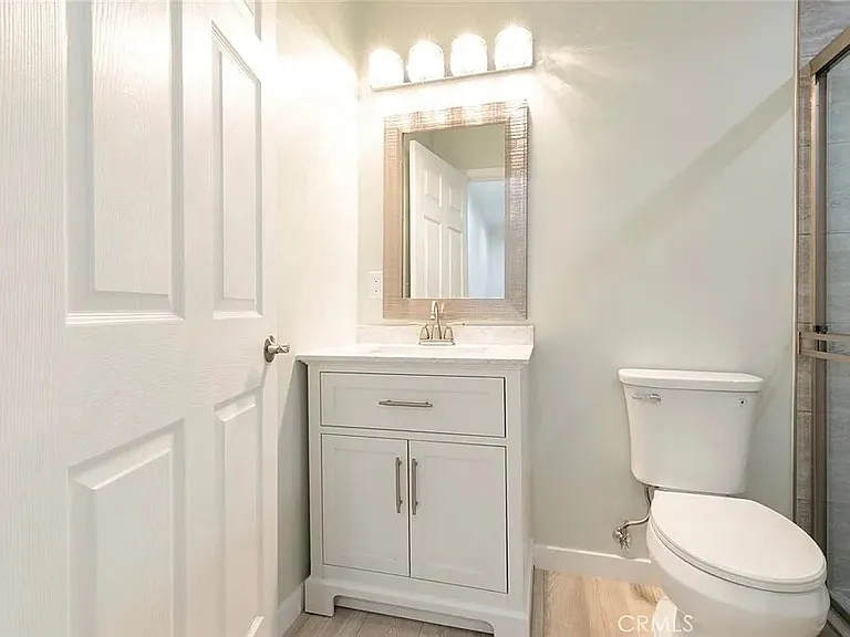 8002 Hazeltine Ave — Photo 3