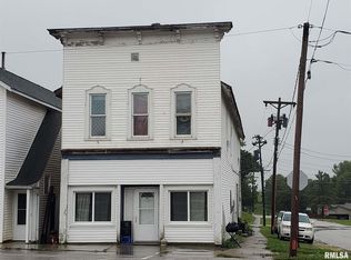 228 W Main St, Reynolds, IL 61279
