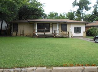 2316 Grandview Dr, Fort Worth, TX 76112