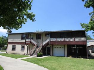 6189 Island Dr, Weeki Wachee, FL 34607